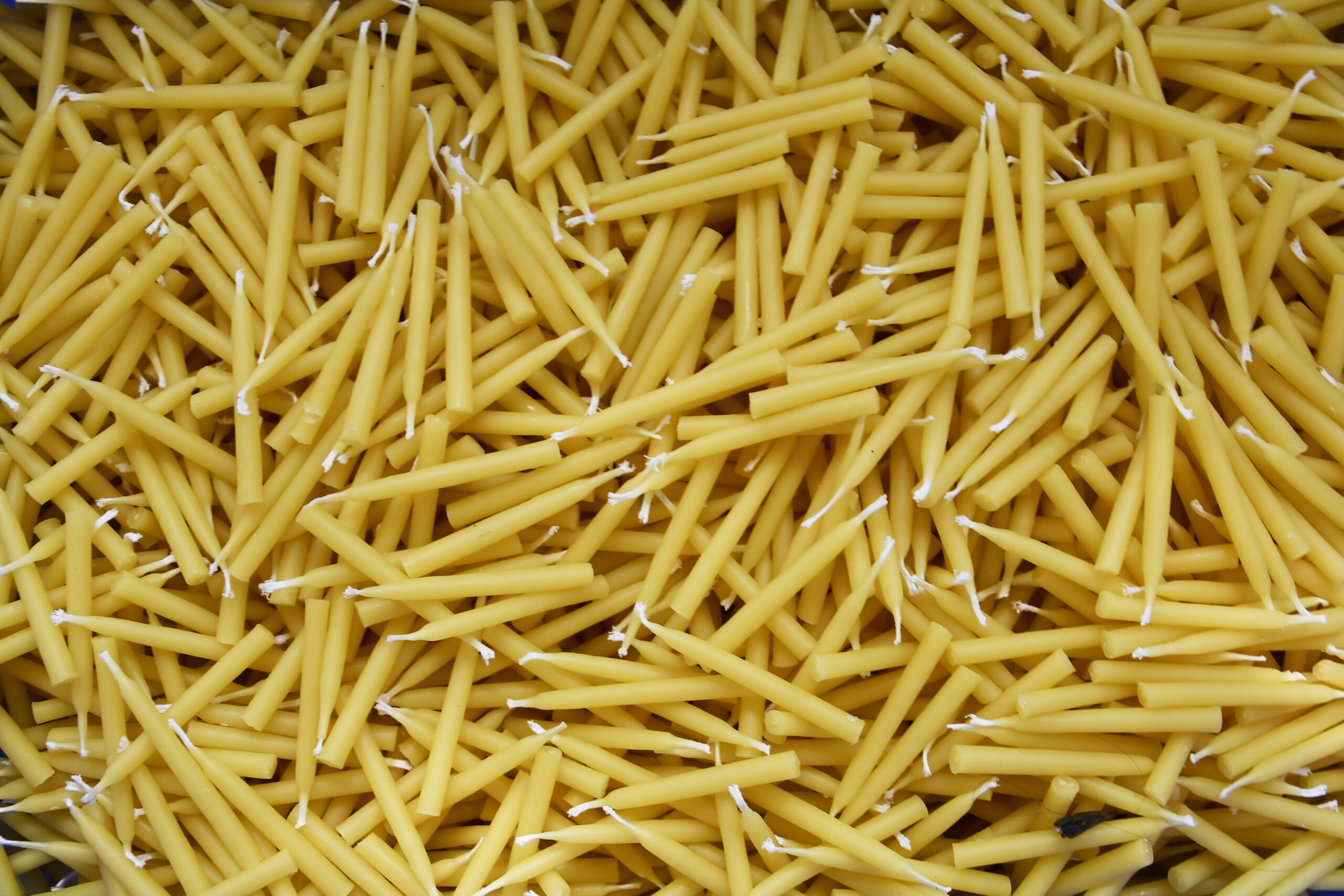 Making finished beeswax candles