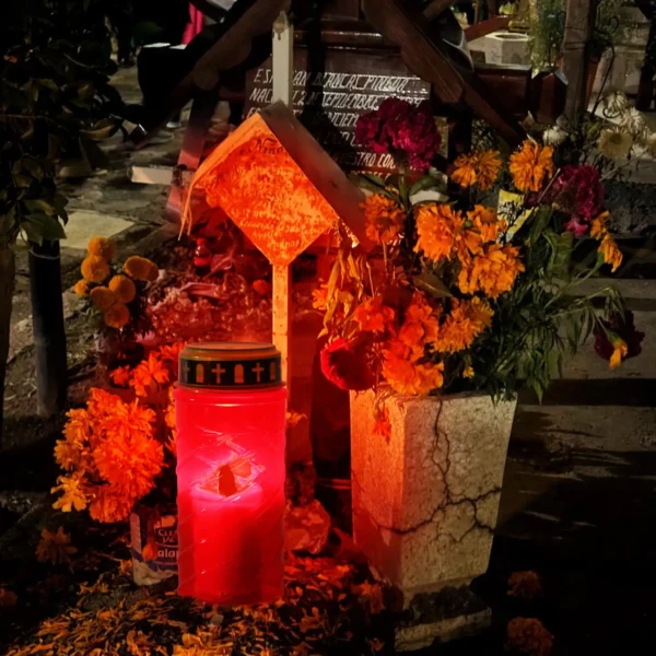 Spiral Ribbed Plastic Znicz Grave Candle Lantern